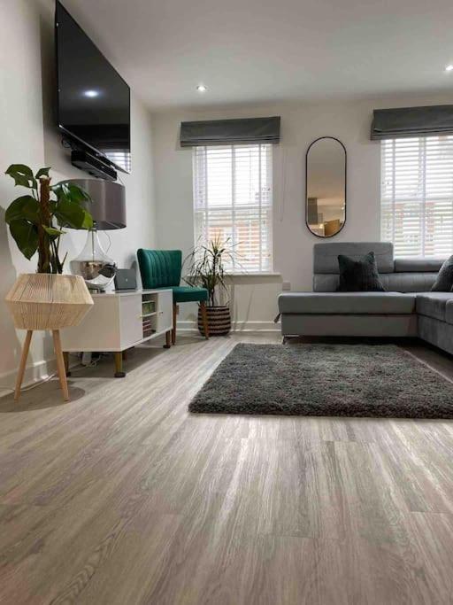 Luxury Town Centre Apartment Walking Distance To Rsc Theatre Stratford-upon-Avon Exteriör bild