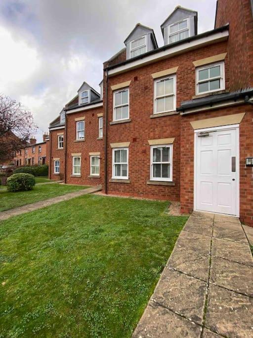 Luxury Town Centre Apartment Walking Distance To Rsc Theatre Stratford-upon-Avon Exteriör bild