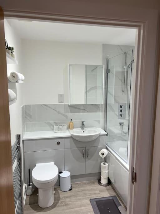 Luxury Town Centre Apartment Walking Distance To Rsc Theatre Stratford-upon-Avon Exteriör bild